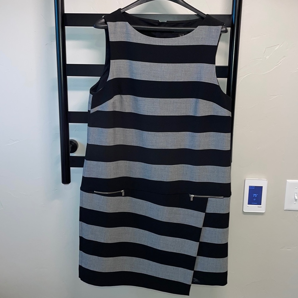 Banana Republic black and gray striped dress with pockets